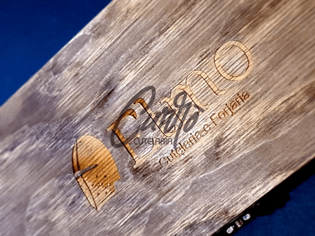 Conjunto Churrasco Elmo Faca Garfo Chaira Caixa Amadeirada 8"